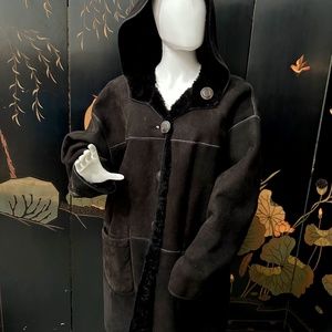 Beautiful Vintage Black Shearling Coat is Still a Great Piece to Wear
